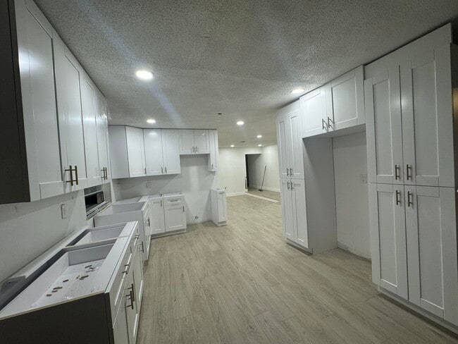 Building Photo - 6260 SW 6th St