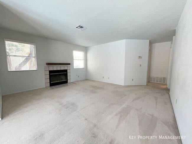 Building Photo - 420 Crater Ct