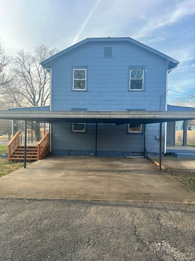 Building Photo - 1011 Merritt St