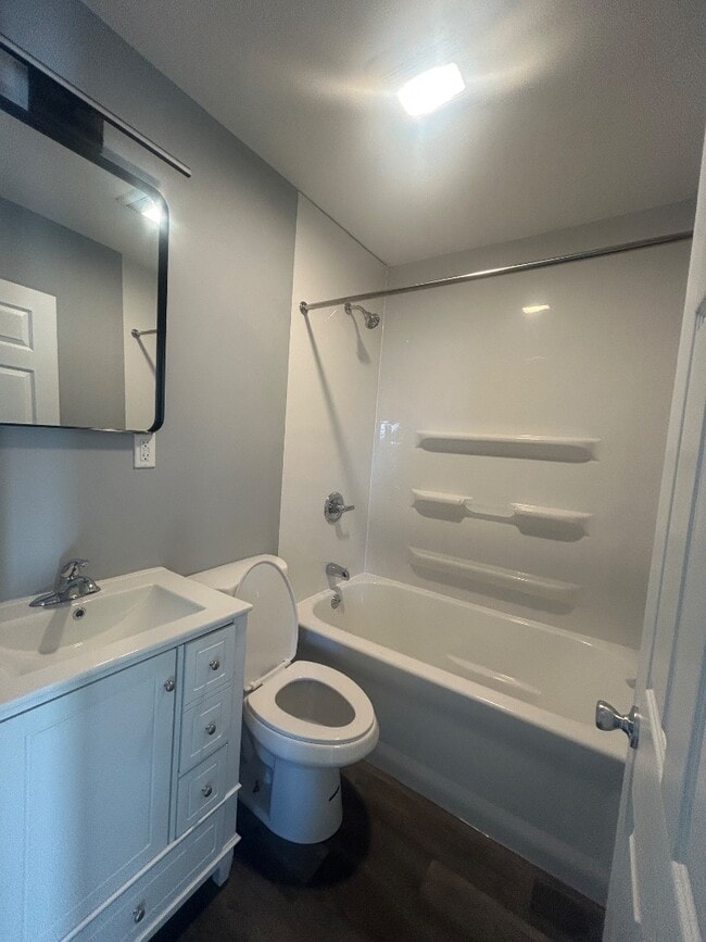 Building Photo - 6115 Noble Ave