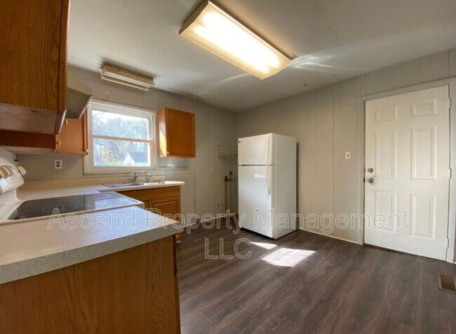 Building Photo - 4909 Cameron Ln