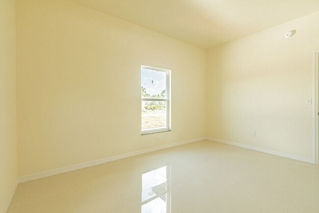 Building Photo - 3BR/2BA Home with 1-Car Garage in Prime SW Lehigh Acres – Brand New Construction