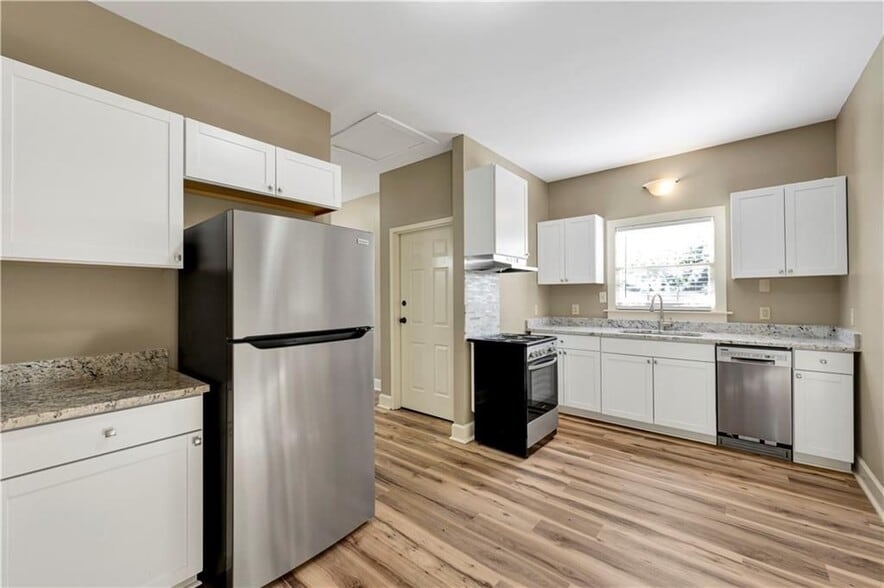 Building Photo - 305 N Jackson St