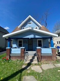 Building Photo - Section 8 Welcome! Beautifully Renovated 3...