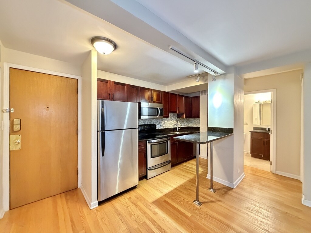 Building Photo - 4180 N Marine Dr