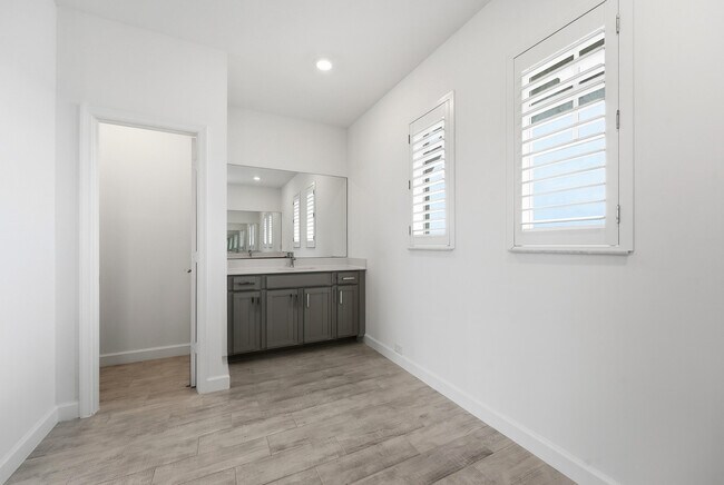 Building Photo - 1261 Deer Hvn Dr