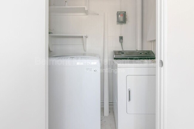 Building Photo - 5334 Lake Howell Rd