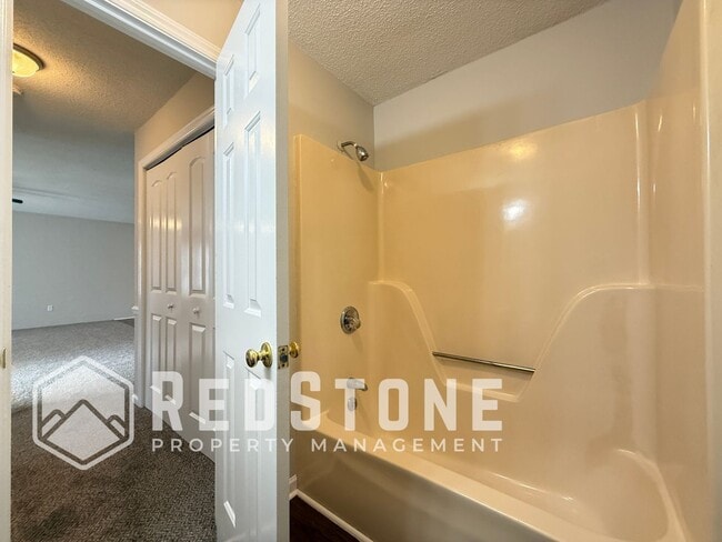 Building Photo - 431 Cleveland Ct