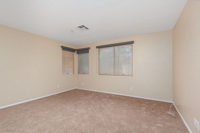 Building Photo - Enormous Silverado Ranch pool home with new paint and carpet
