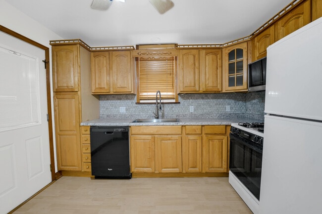 Building Photo - 5535 S Kildare Ave