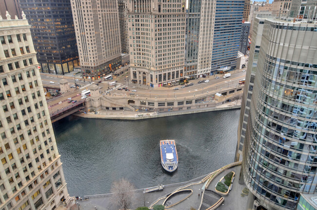 Building Photo - 405 N WABASH Ave