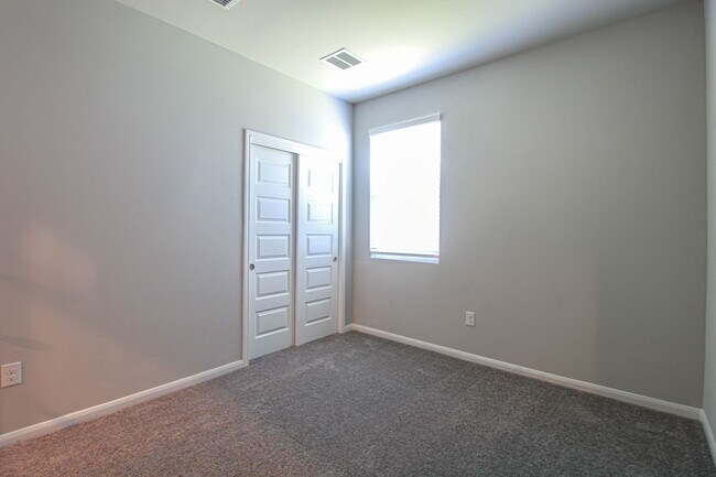 Building Photo - 3713 Tripps Pl