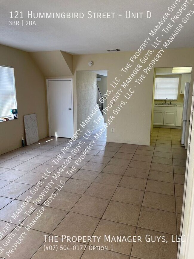 Building Photo - 121 Hummingbird St