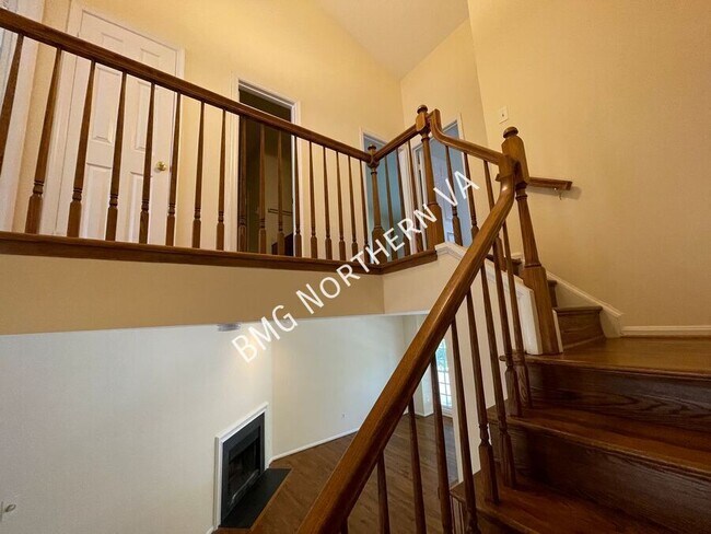 Building Photo - 2105 Kings Garden Way