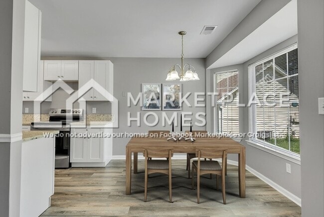 Building Photo - 1356 Royalty Dr