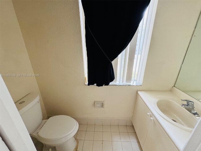 Building Photo - 1601 SE 24th Ct