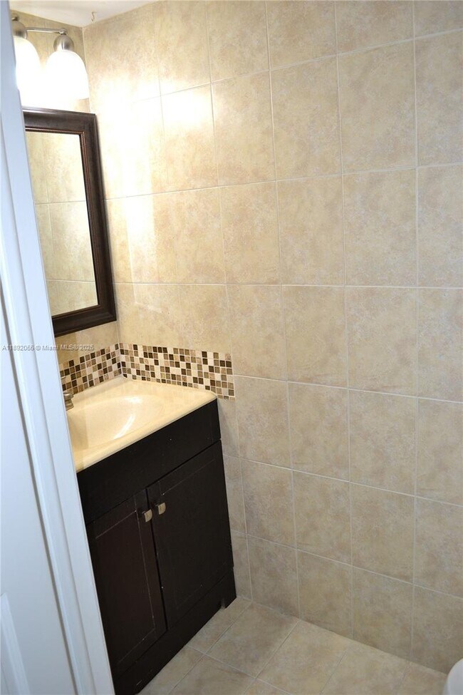 Building Photo - 6475 SW 129th Pl