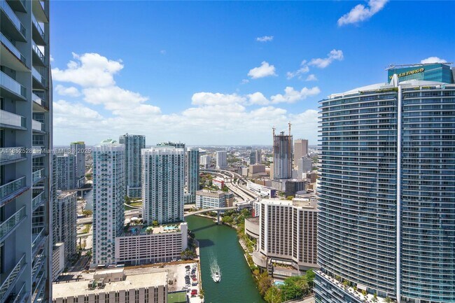 Building Photo - 465 Brickell Ave