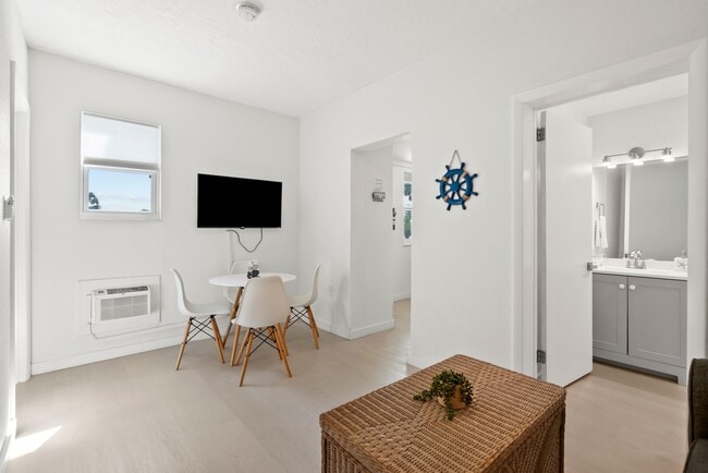 Building Photo - 670 Hernando St