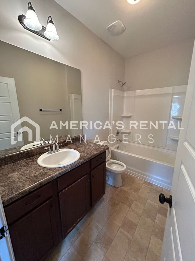 Building Photo - Spacious Home for Rent in Calera! View with 48 Hours Notice!