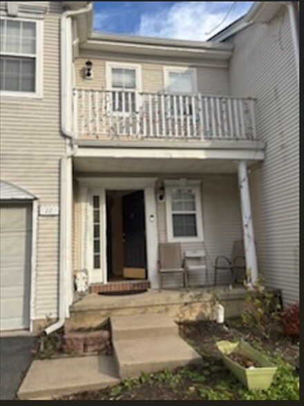 Building Photo - 11 Windsong Cir