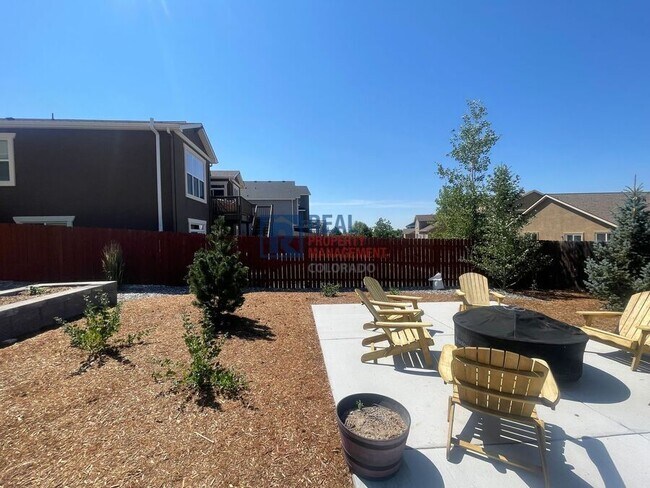 Building Photo - 10470 Mount Emerald Dr