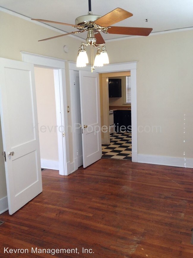 Building Photo - 3 br, 1 bath Apartment - 1563 Poplar Avenue
