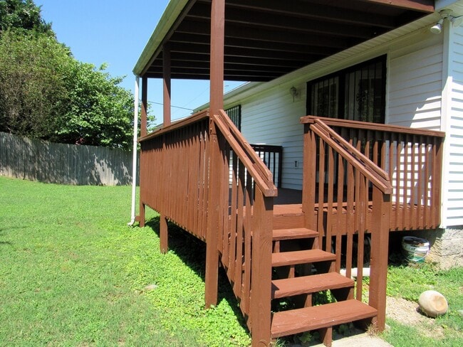 Building Photo - Wonderful 3 Bedroom 2 Bath Home Now Available!