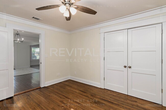 Building Photo - 80 N Hathaway Rd
