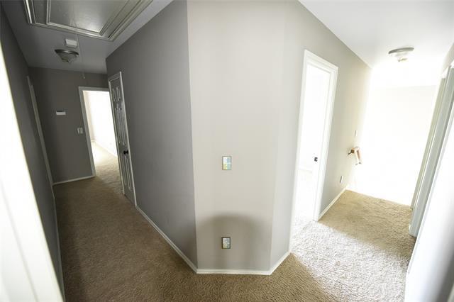 Building Photo - 2701 Creekside Way