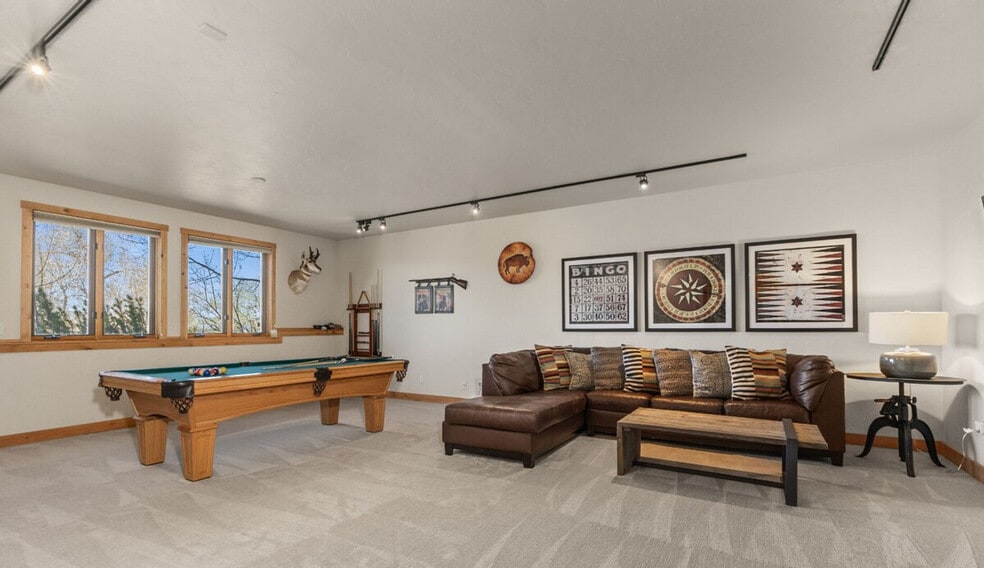 Building Photo - 2612 Ski Trail Ln