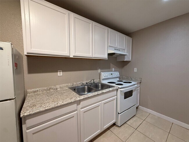 Building Photo - 7314 Navigation Blvd