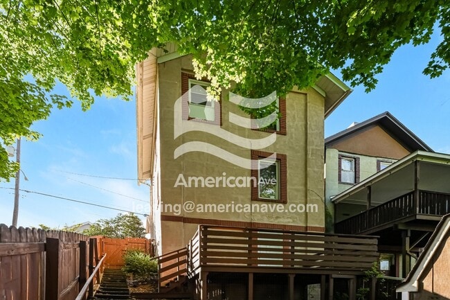 Building Photo - 1008 Hancock Ave