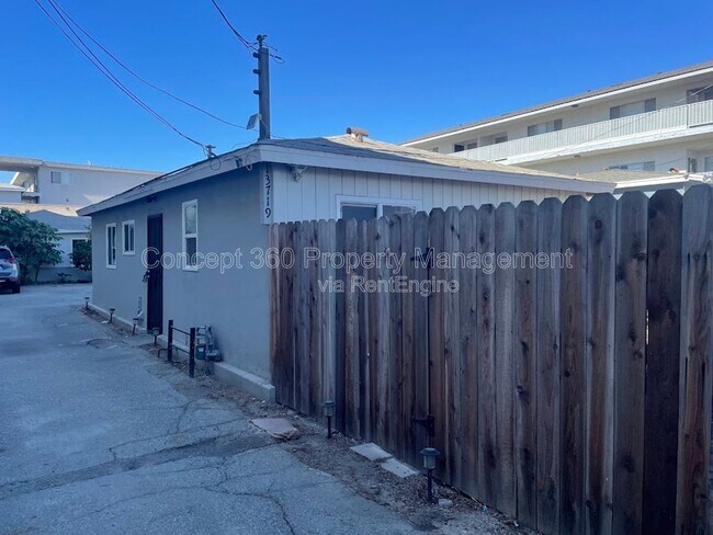 Building Photo - 13719 Yukon Ave