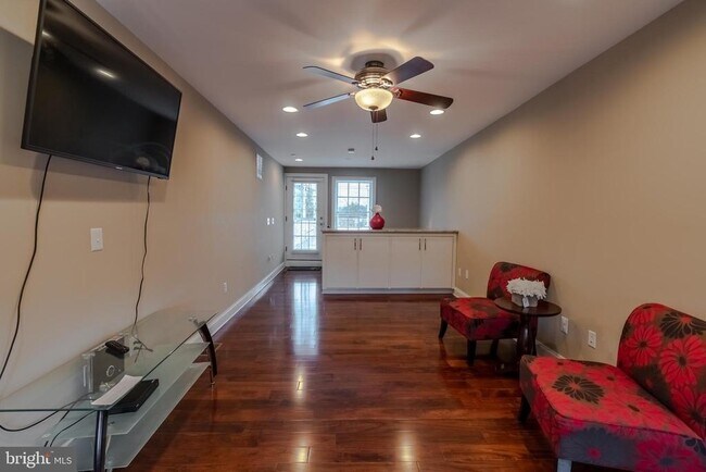 Building Photo - 316 Albemarle St