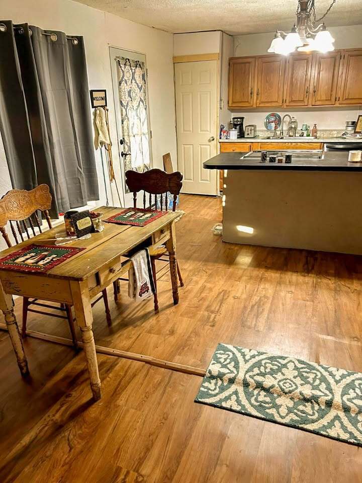 Building Photo - 212 Main St