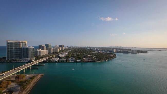 Building Photo - 18021 Biscayne Blvd