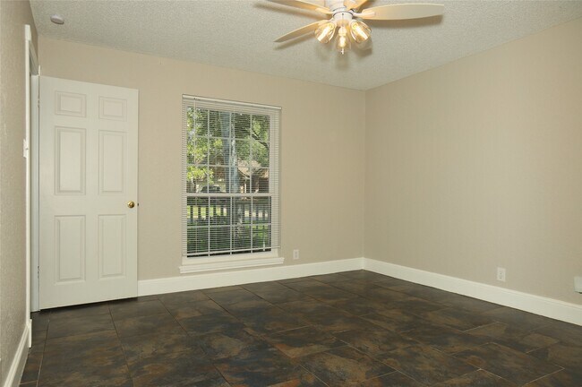 Building Photo - 54 Staghorn Ct