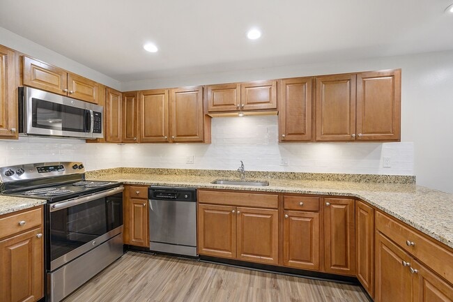 Building Photo - Harpers Point Apartments*