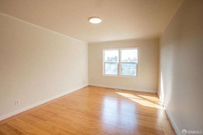 Building Photo - 316 Bridgeview Dr