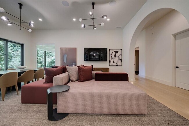 Building Photo - 3570 Knollwood Dr NW