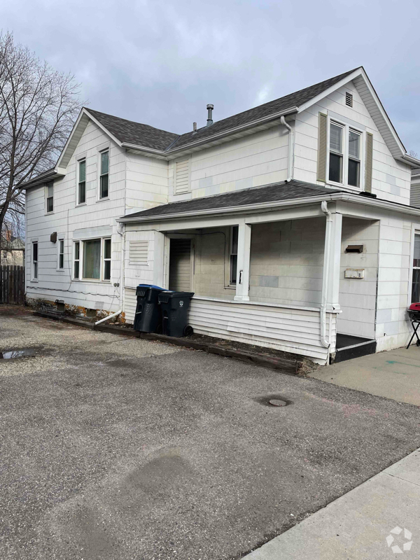 Building Photo - 314 E Cherry St