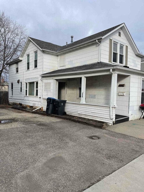 Building Photo - 314 E Cherry St