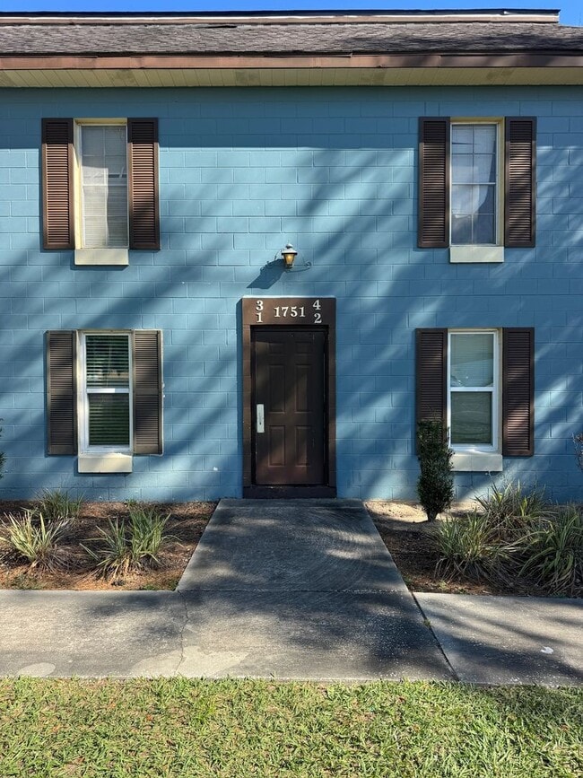 Building Photo - 1751-1 NE 2nd Street-