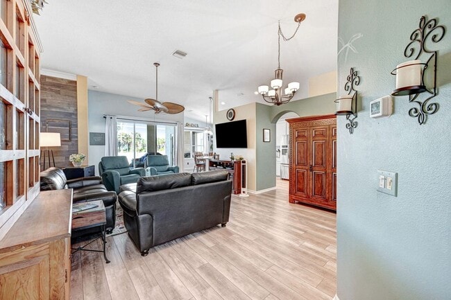 Building Photo - 4932 Worthington Cir