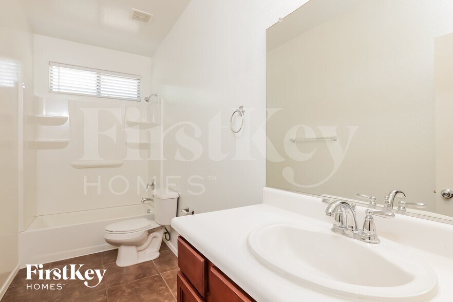 Building Photo - 5230 W Cochise Dr