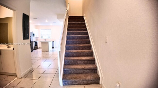 Building Photo - 1668 SE 26th Ter