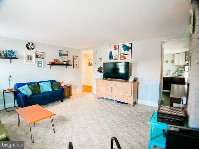 Building Photo - 227 N Main St