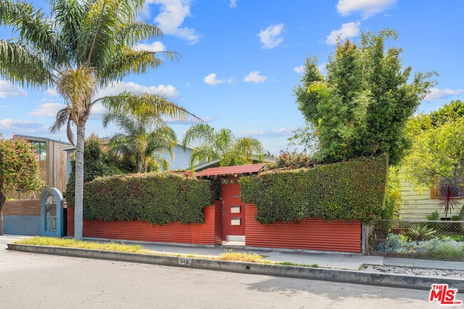 Building Photo - 648 Palms Blvd