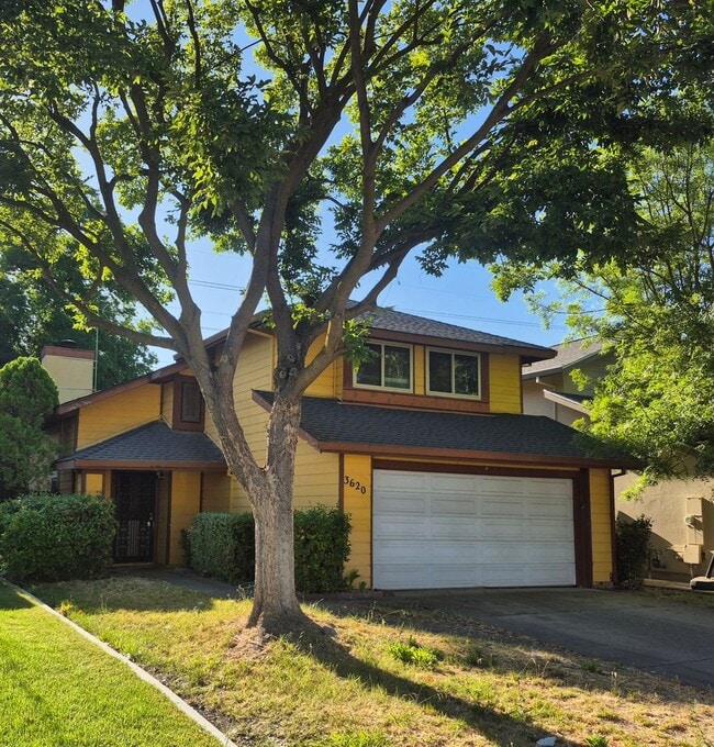 Building Photo - Adorable 3 bedroom 2.5 bath home